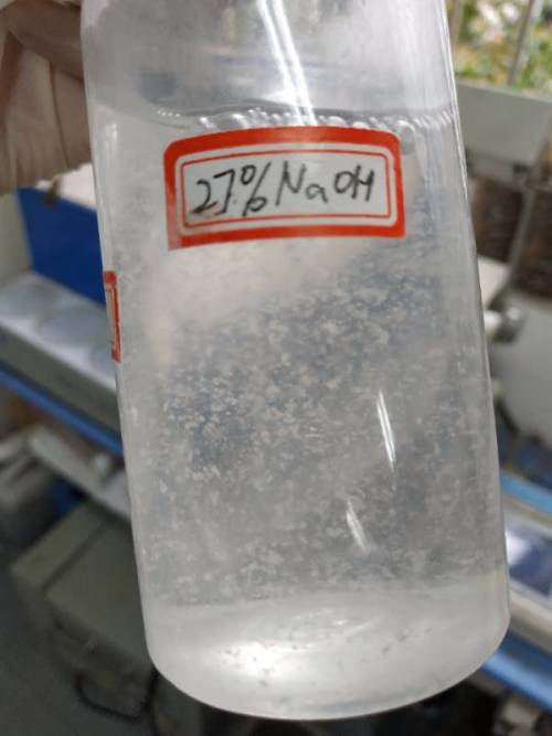 配制27%氫氧化鈉溶液時白色沉淀問題的分析與解決方案